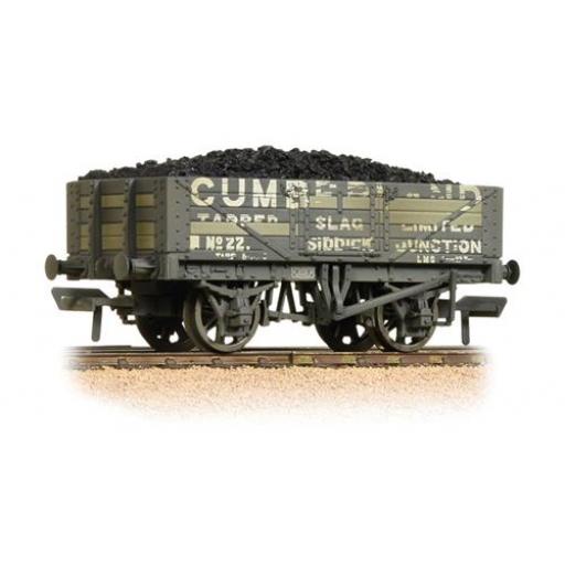 37-071 5 Plank Cumberland With Load Weathered Wagon