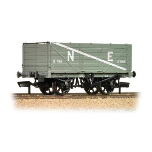 377-090 Ne Grey 7 Plank End Door Wagon