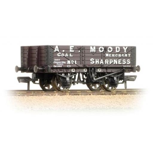 377-060 A E Moody 5 Plank Wooden Floor Wagon