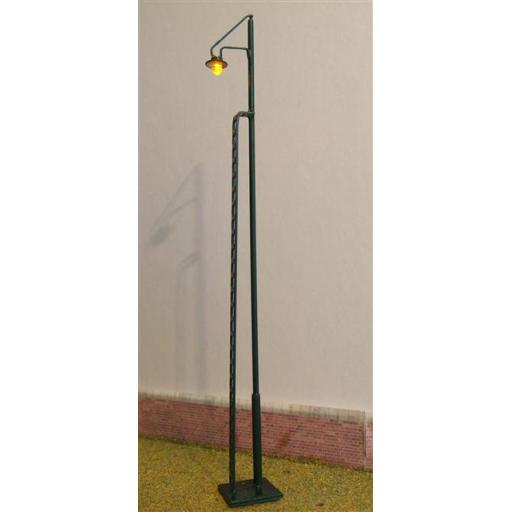 Olp9 Single Tall Yard Lamp Oo Gauge 12V