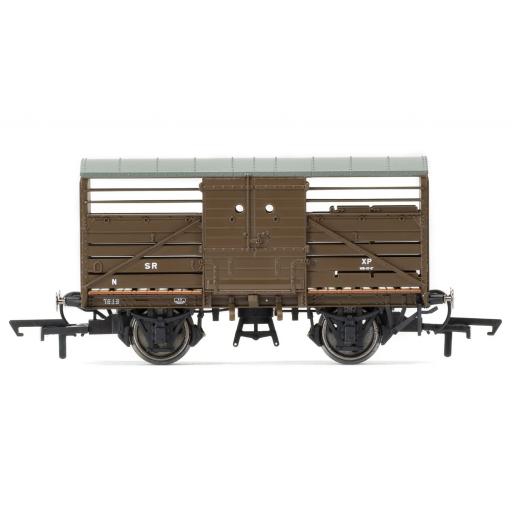 R60052 Lner Cattle Wagon Hornby