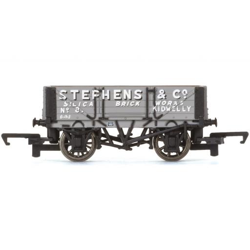 R6746 4 Plank Wagon 'Stephens & Co.' Hornby