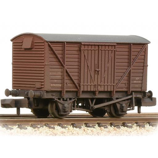 373-701C Br 12 Ton Ventilated Van Br Bauxite Early Weathered Graham Farish