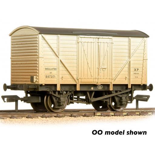 373-725D Br 10 Ton Insulated Ale Van Br White Weathered Graham Farish